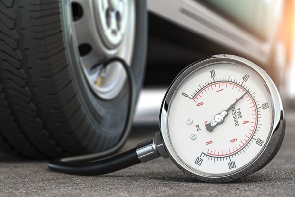 Tác hại của lốp non hơi trên xe Toyota: mòn không đều, tốn nhiên liệu, nguy cơ nổ lốp